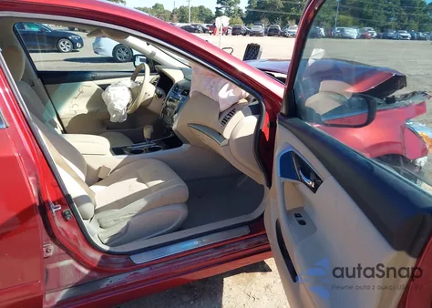 2014 Nissan Altima 2.5 S z USA, uszkodzony, nr VIN 1N4AL3AP5EN215138